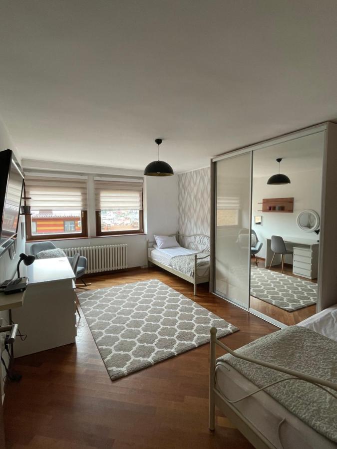Deluxe Apartment Lejla - Free Garage Parking ซาราเยโว ภายนอก รูปภาพ